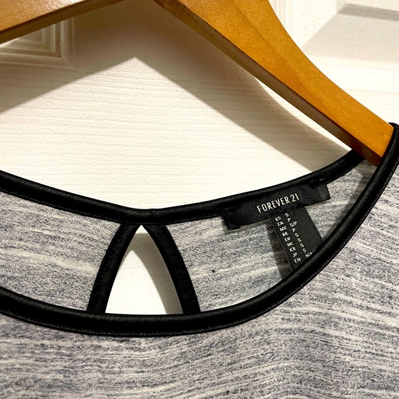 FOREVER 21 Grey blouse with leather trim and open back size SMALL - Picture 2 of 10